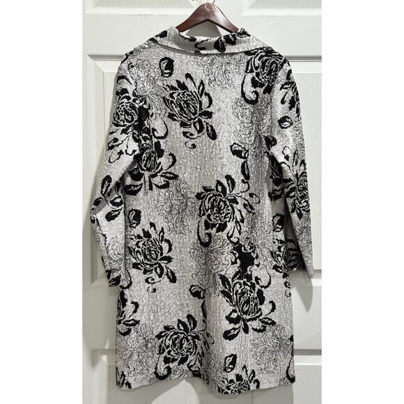 Rossi Roma Silver Black Romantic Floral Crinkle Fabric Cardigan Sz Medium Jacket - Picture 6 of 8